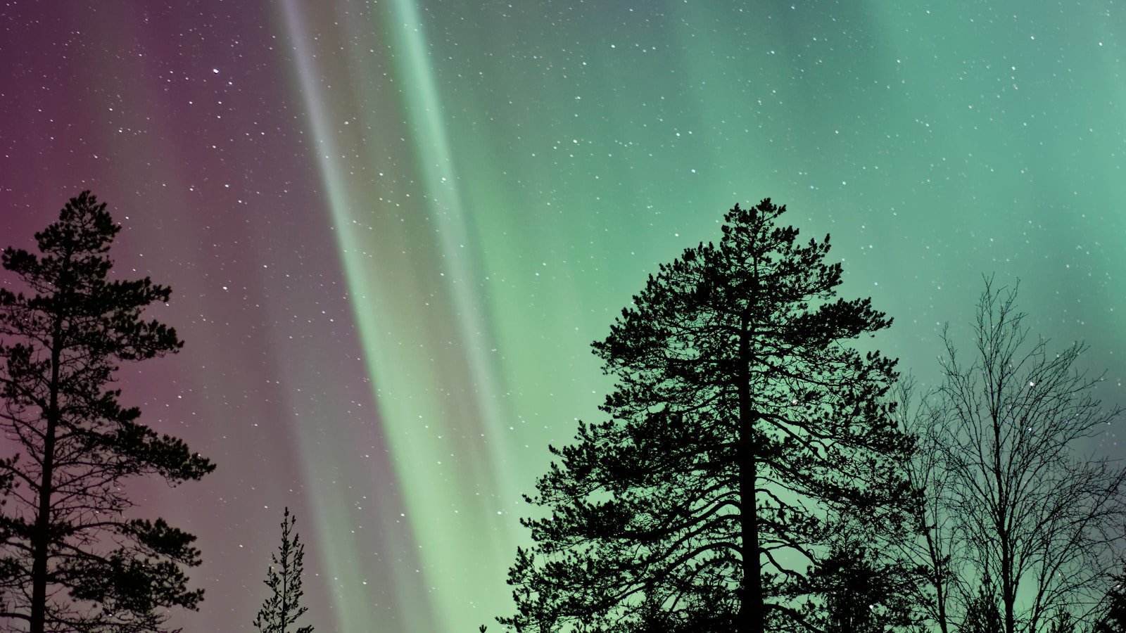 Map showing aurora oval extent at different Kp index levels over Northern Europe